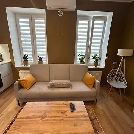 Apartment Targowa L11 *